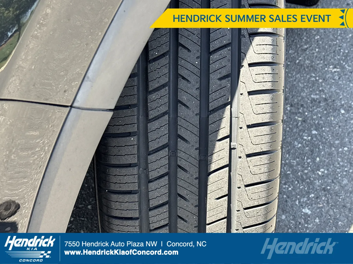 2020 Hyundai Santa Fe SEL thumbnail 12