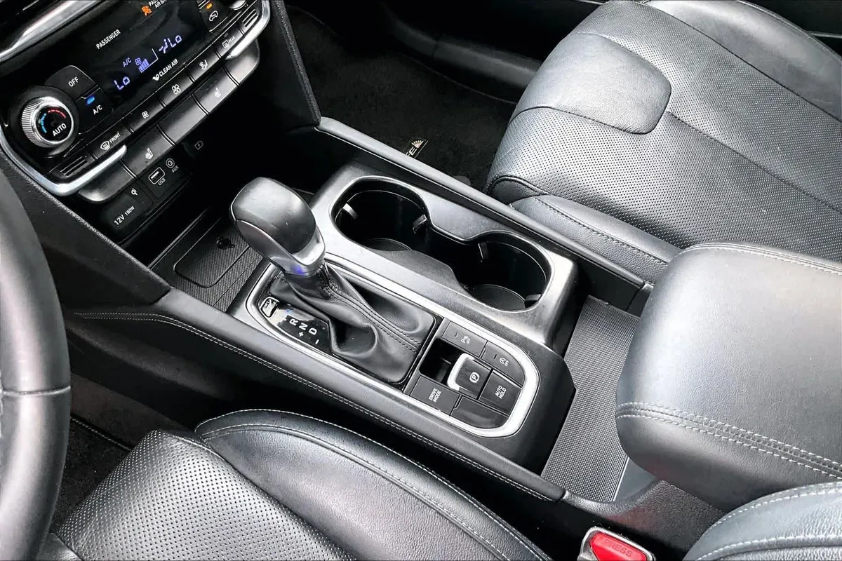 2020 Hyundai Santa Fe SEL thumbnail 17
