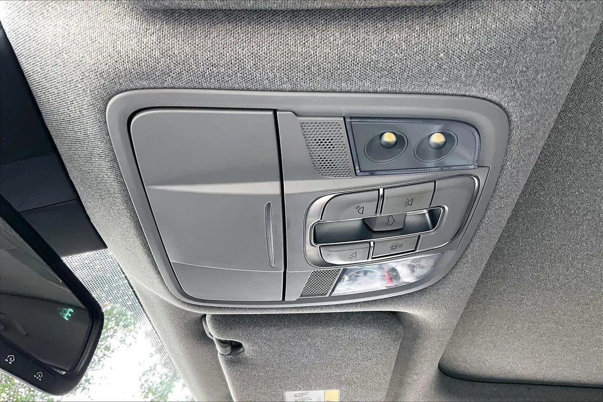 2020 Hyundai Santa Fe SEL thumbnail 32
