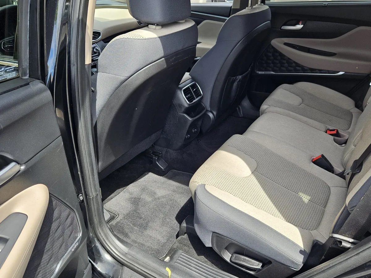 2020 Hyundai Santa Fe SEL thumbnail 11