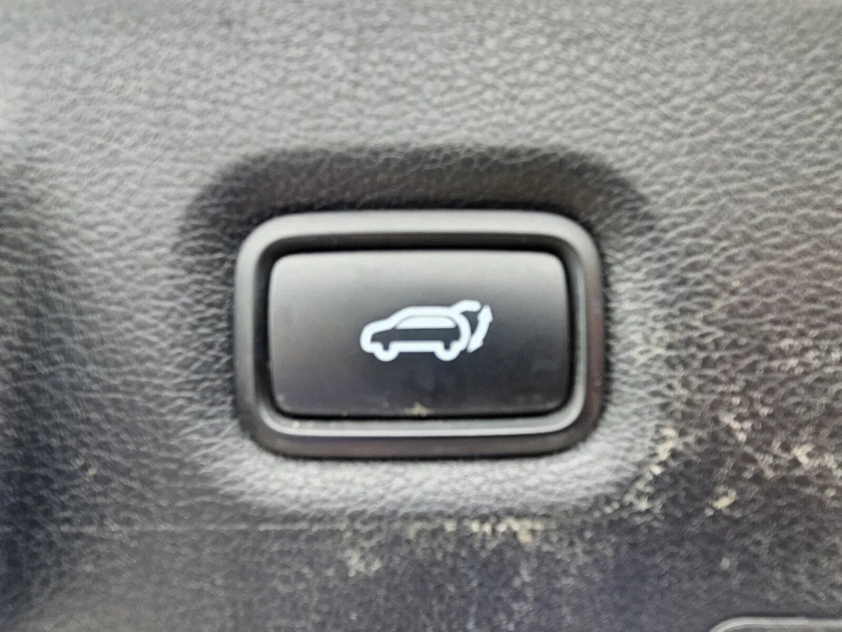 2020 Hyundai Santa Fe SEL thumbnail 29