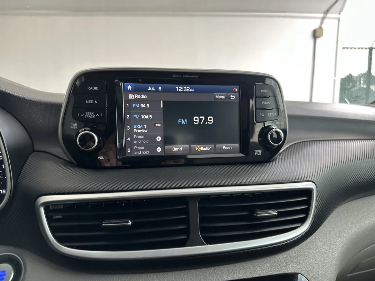 2020 Hyundai Tucson Value thumbnail 21