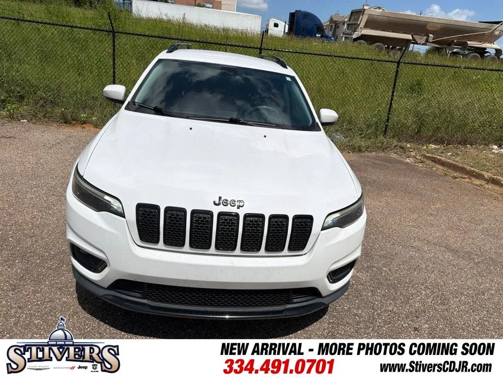 2020 Jeep Cherokee Latitude Plus thumbnail 2