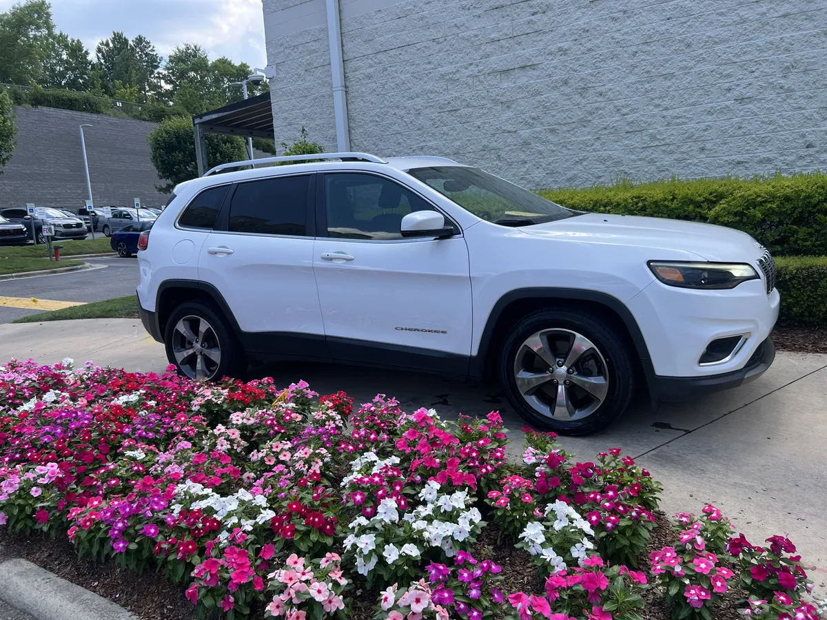 2020 Jeep Cherokee Limited thumbnail 10