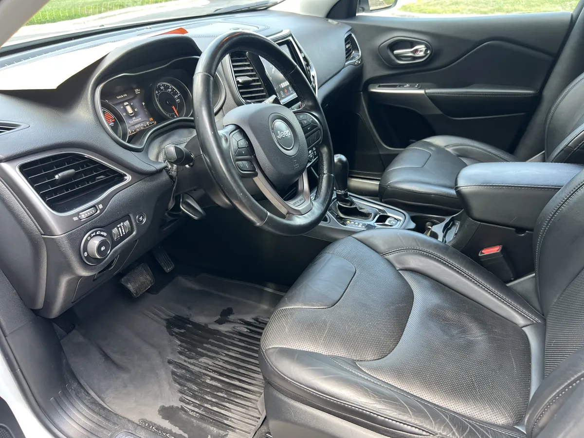 2020 Jeep Cherokee Limited thumbnail 15