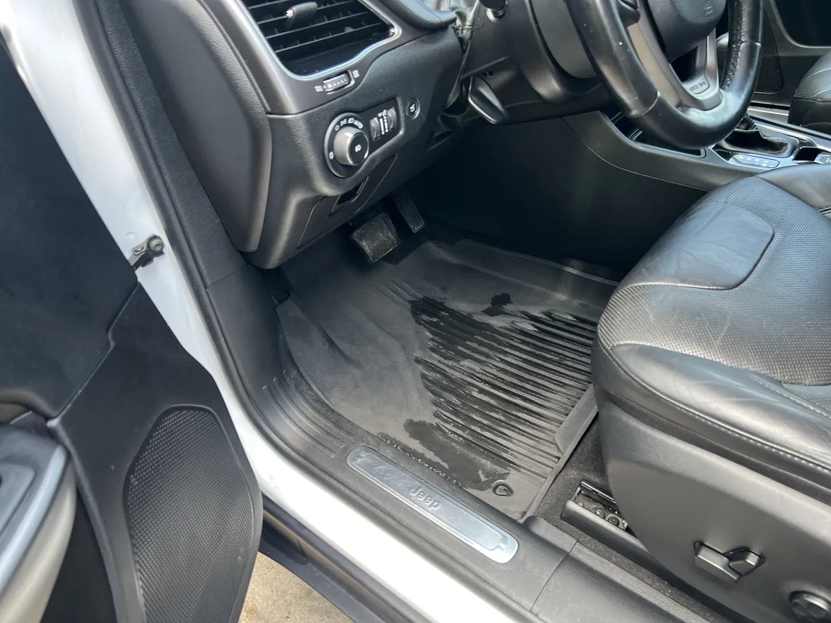 2020 Jeep Cherokee Limited thumbnail 16