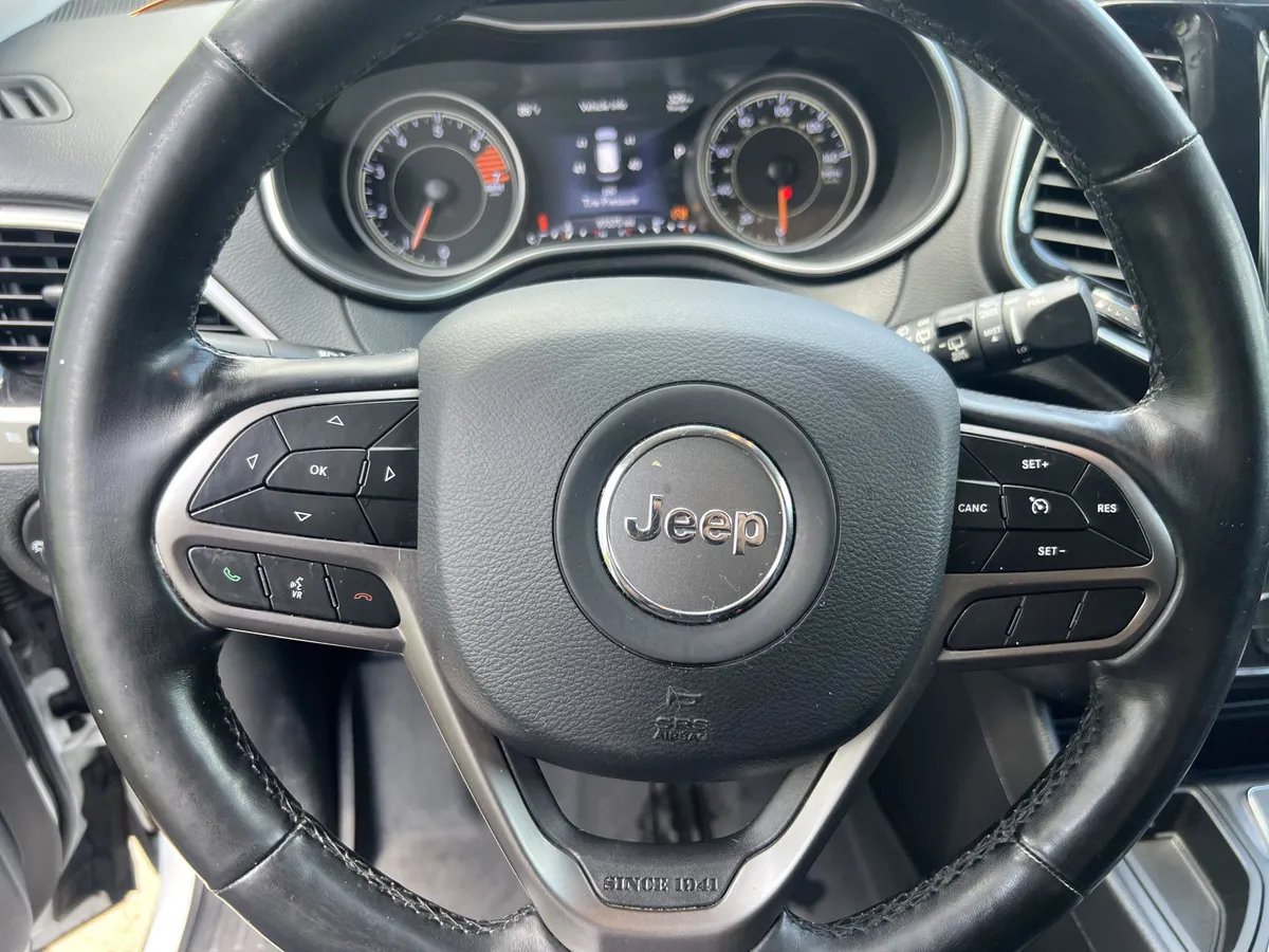 2020 Jeep Cherokee Limited thumbnail 17
