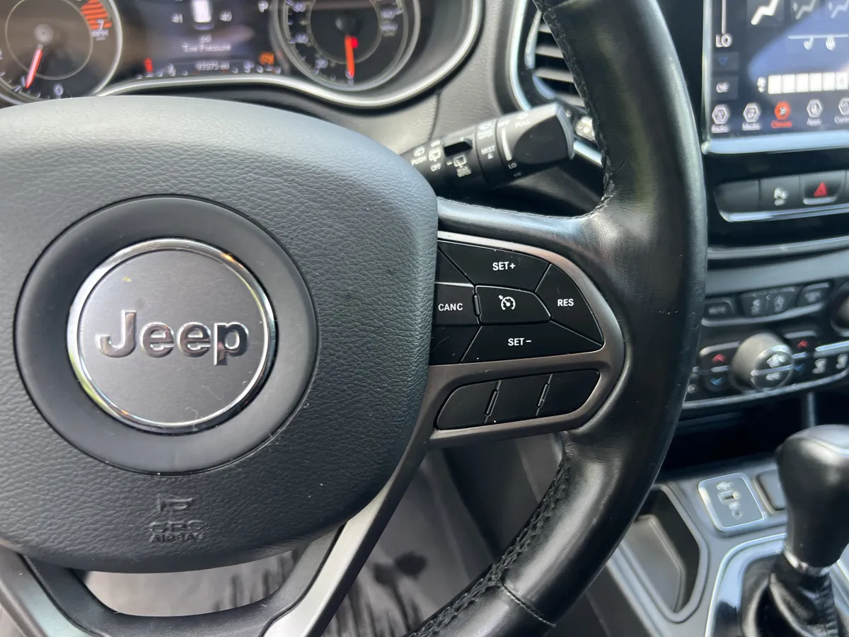 2020 Jeep Cherokee Limited thumbnail 19