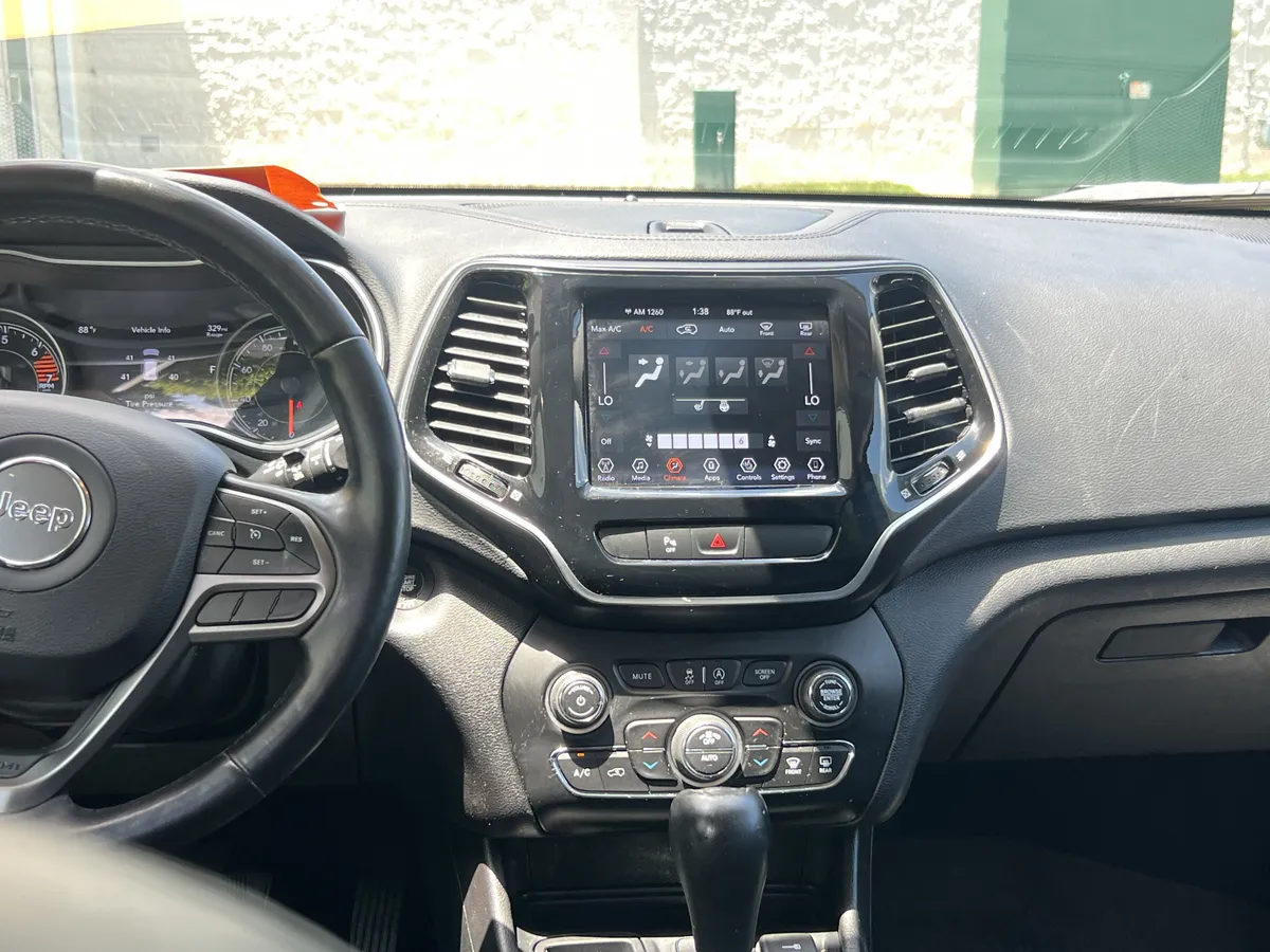 2020 Jeep Cherokee Limited thumbnail 29
