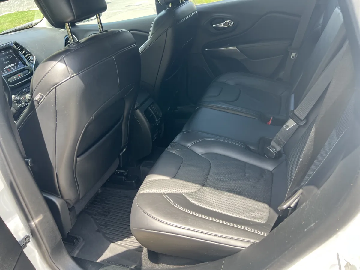 2020 Jeep Cherokee Limited thumbnail 30