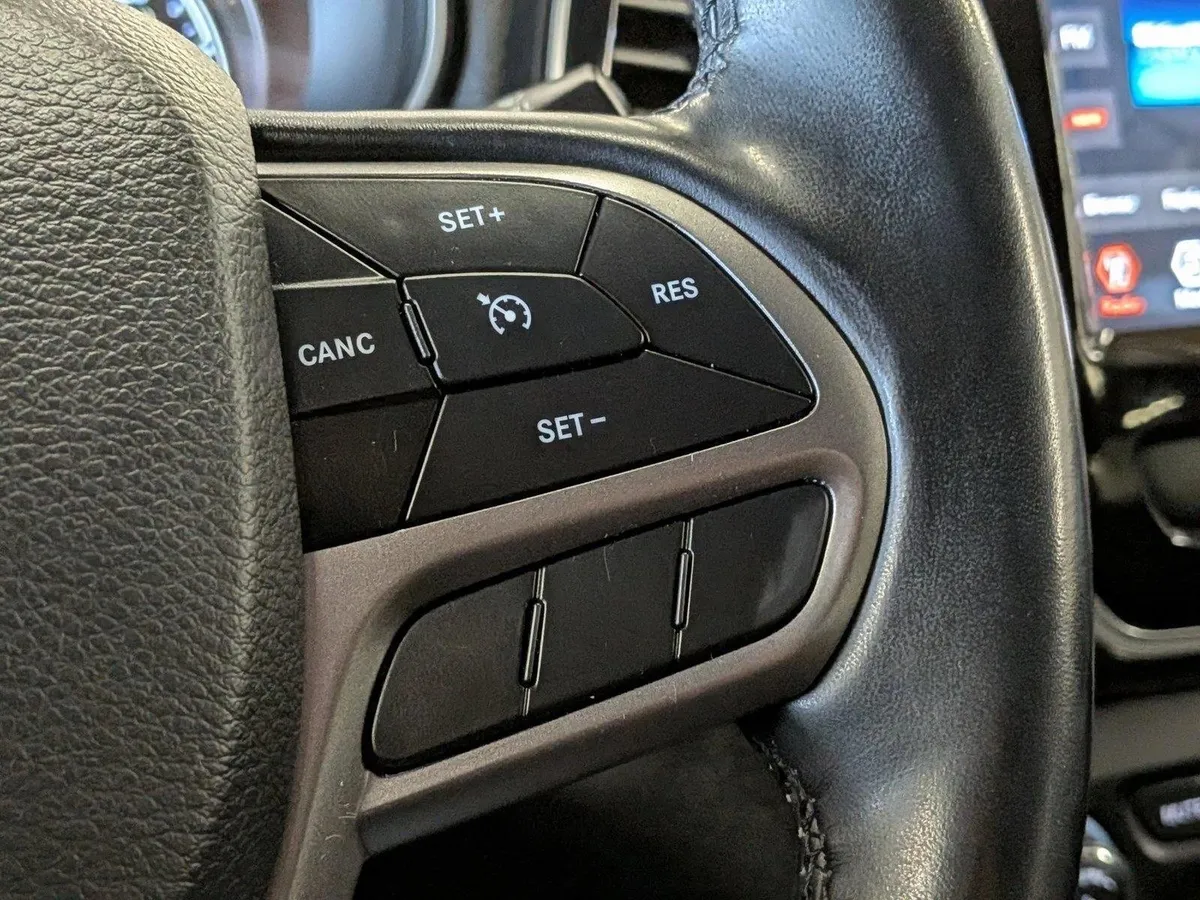 2020 Jeep Cherokee Limited thumbnail 13
