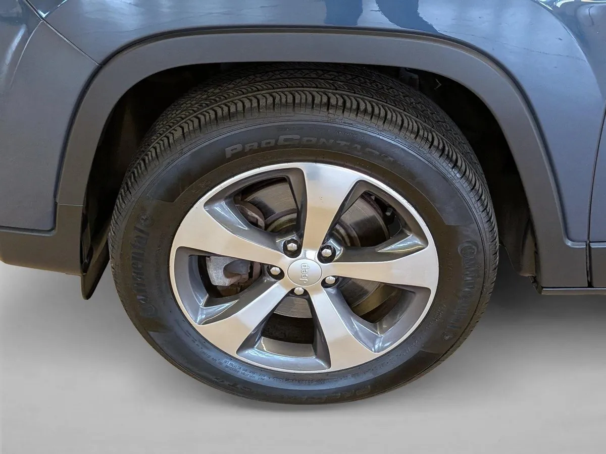 2020 Jeep Cherokee Limited thumbnail 26