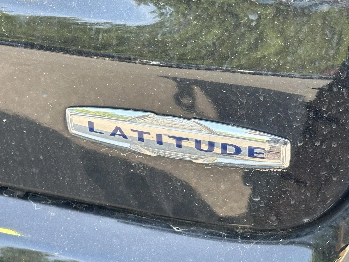 2020 Jeep Compass Latitude w/Sun/Safety Pkg thumbnail 10