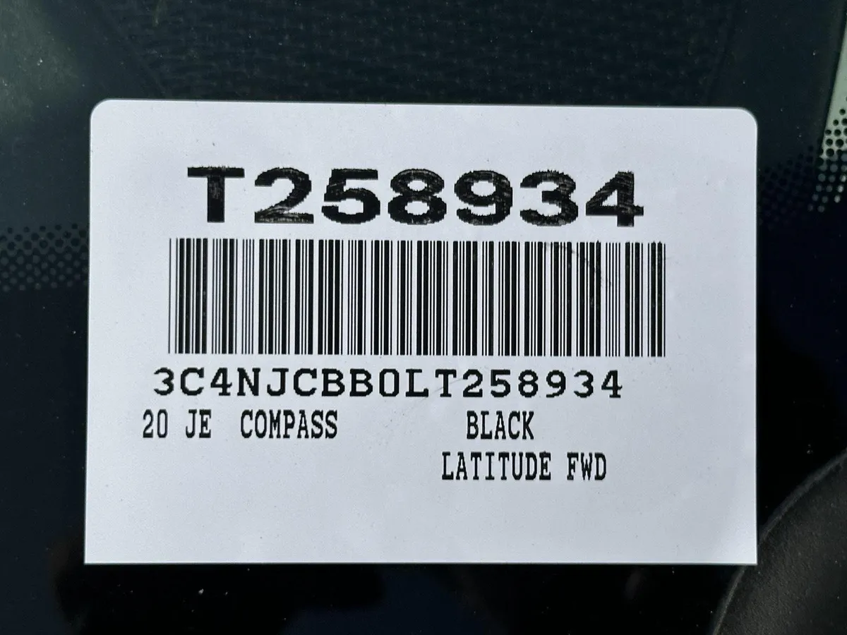 2020 Jeep Compass Latitude w/Sun/Safety Pkg thumbnail 15