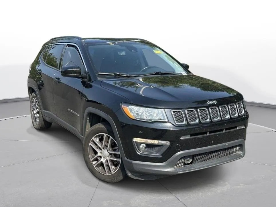 2020 Jeep Compass Latitude w/Sun/Safety Pkg thumbnail 4