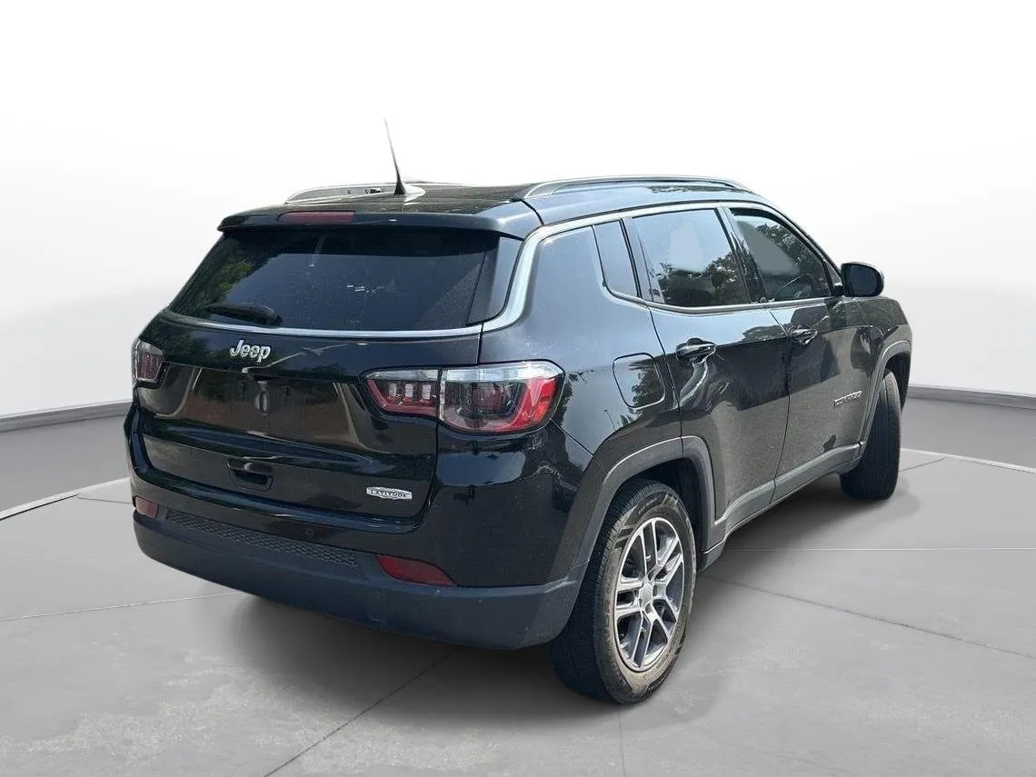 2020 Jeep Compass Latitude w/Sun/Safety Pkg thumbnail 6