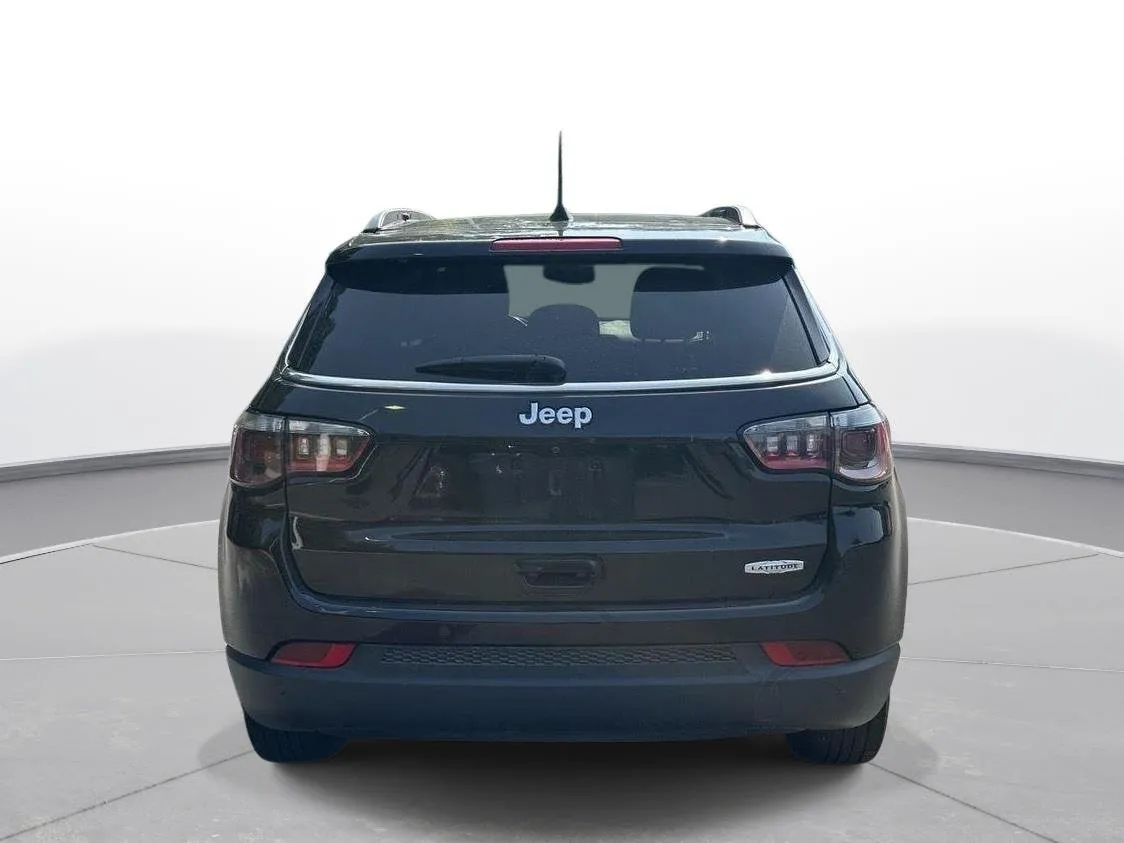2020 Jeep Compass Latitude w/Sun/Safety Pkg thumbnail 7
