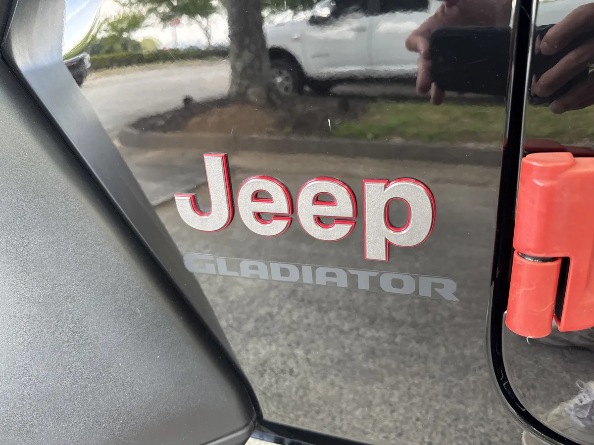 2020 Jeep Gladiator thumbnail 11