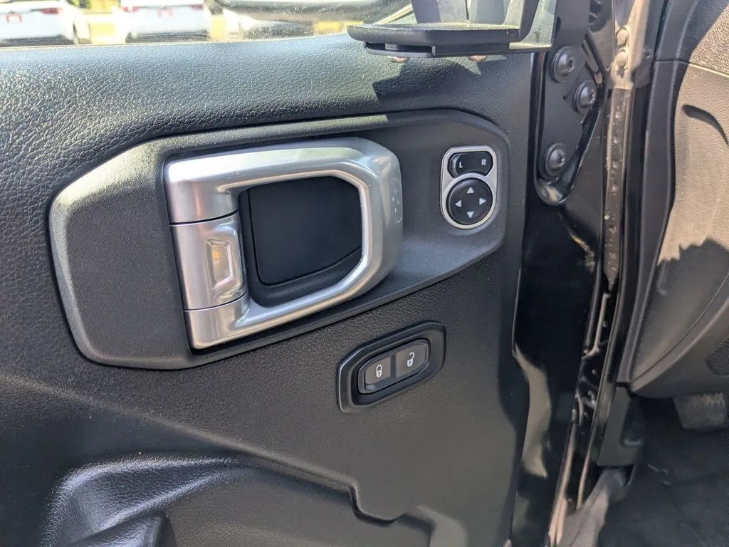 2020 Jeep Gladiator Mojave thumbnail 12