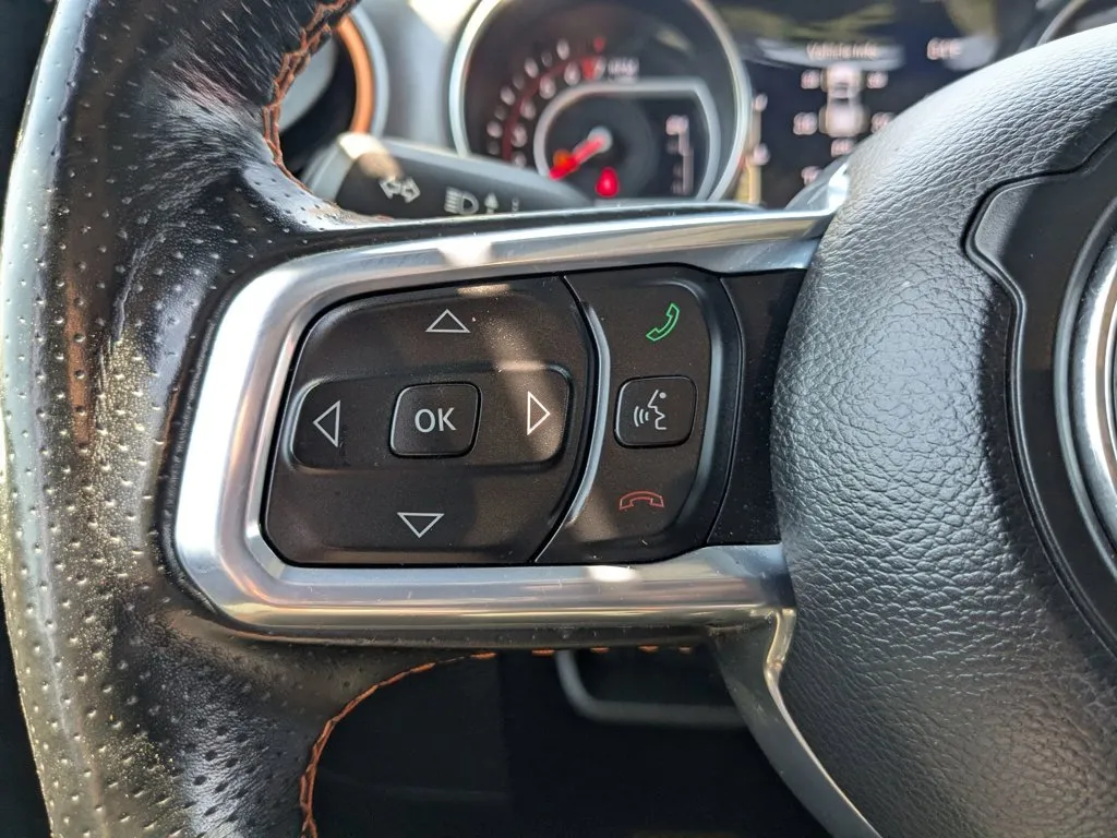 2020 Jeep Gladiator Mojave thumbnail 23