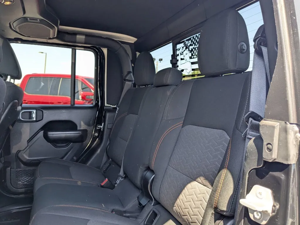 2020 Jeep Gladiator Mojave thumbnail 25