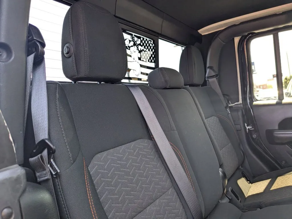 2020 Jeep Gladiator Mojave thumbnail 26