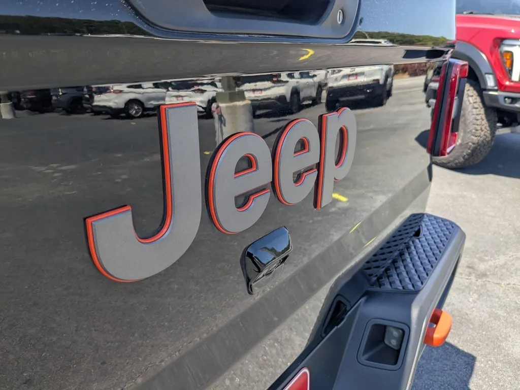 2020 Jeep Gladiator Mojave thumbnail 29
