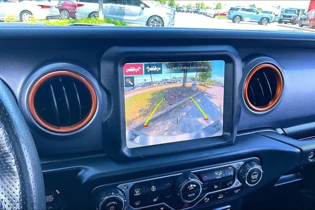 2020 Jeep Gladiator Mojave thumbnail 12