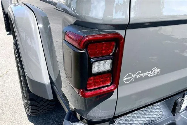 2020 Jeep Gladiator Mojave thumbnail 19