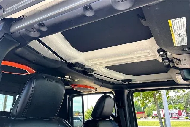 2020 Jeep Gladiator Mojave thumbnail 24