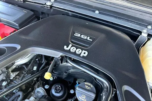 2020 Jeep Gladiator Mojave thumbnail 28