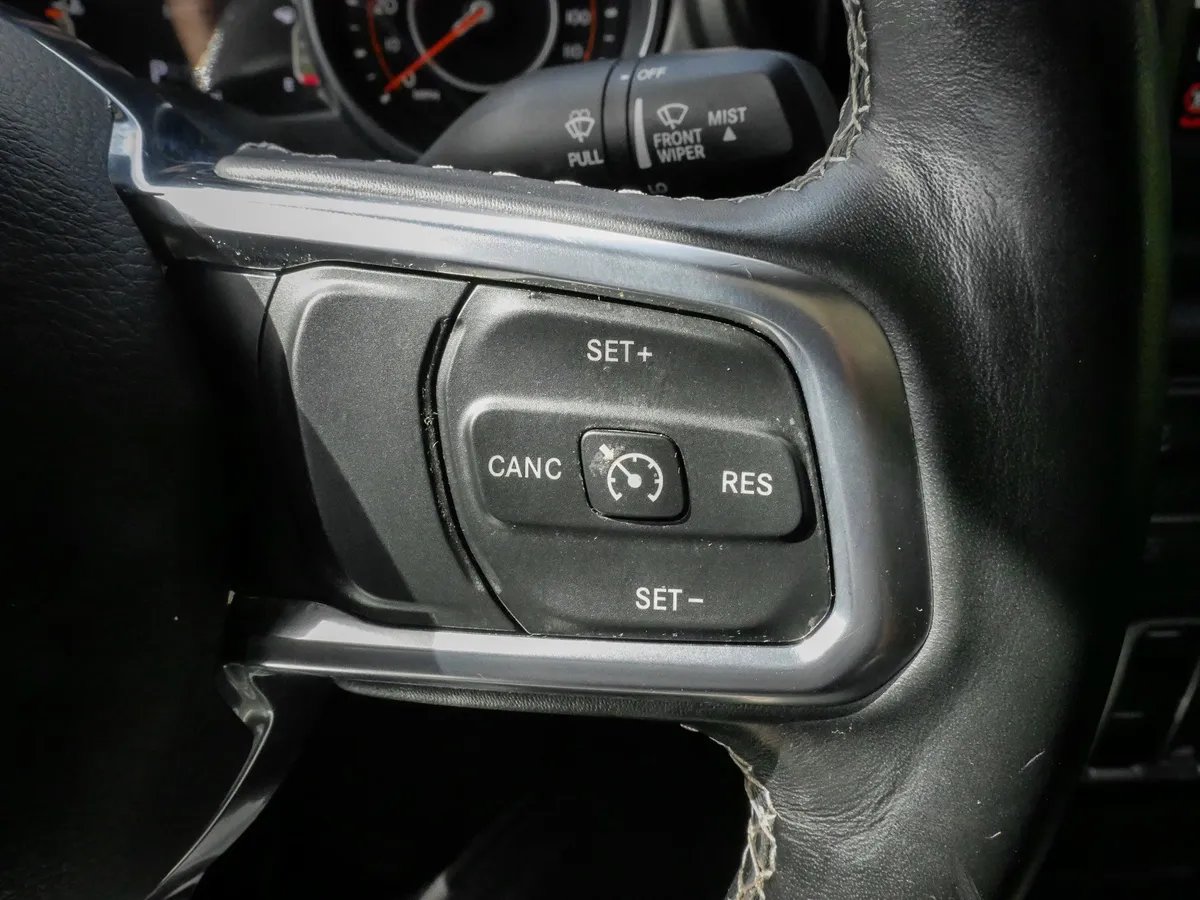 2020 Jeep Gladiator Sport S thumbnail 19
