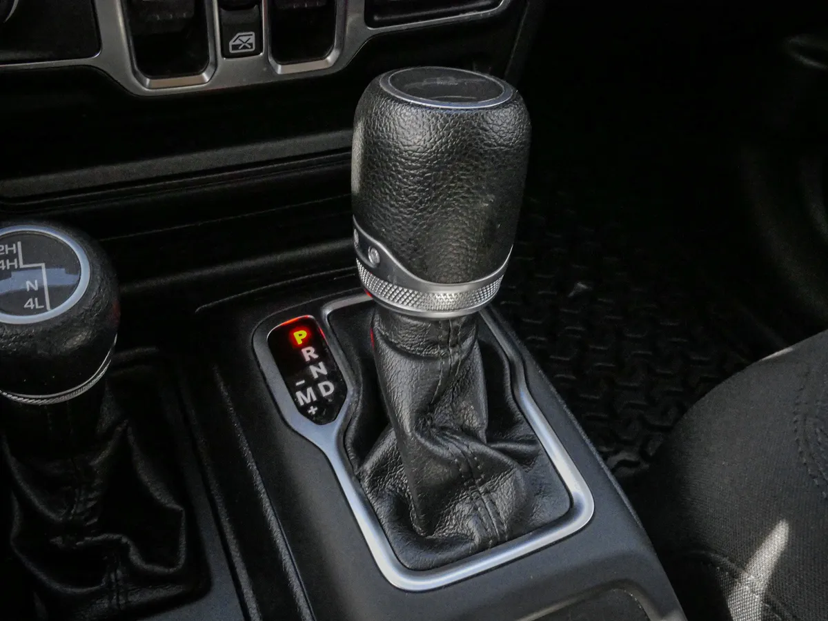 2020 Jeep Gladiator Sport S thumbnail 24