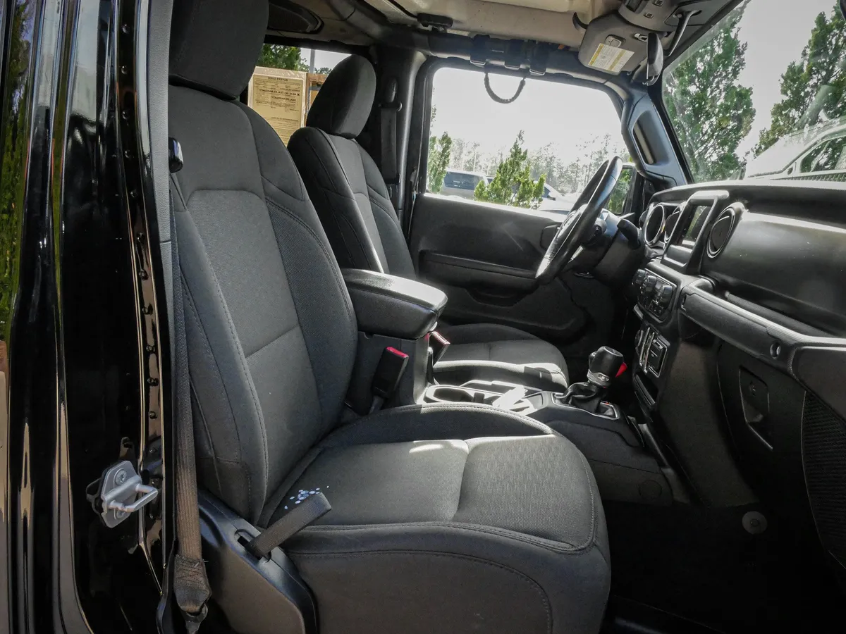 2020 Jeep Gladiator Sport S thumbnail 30