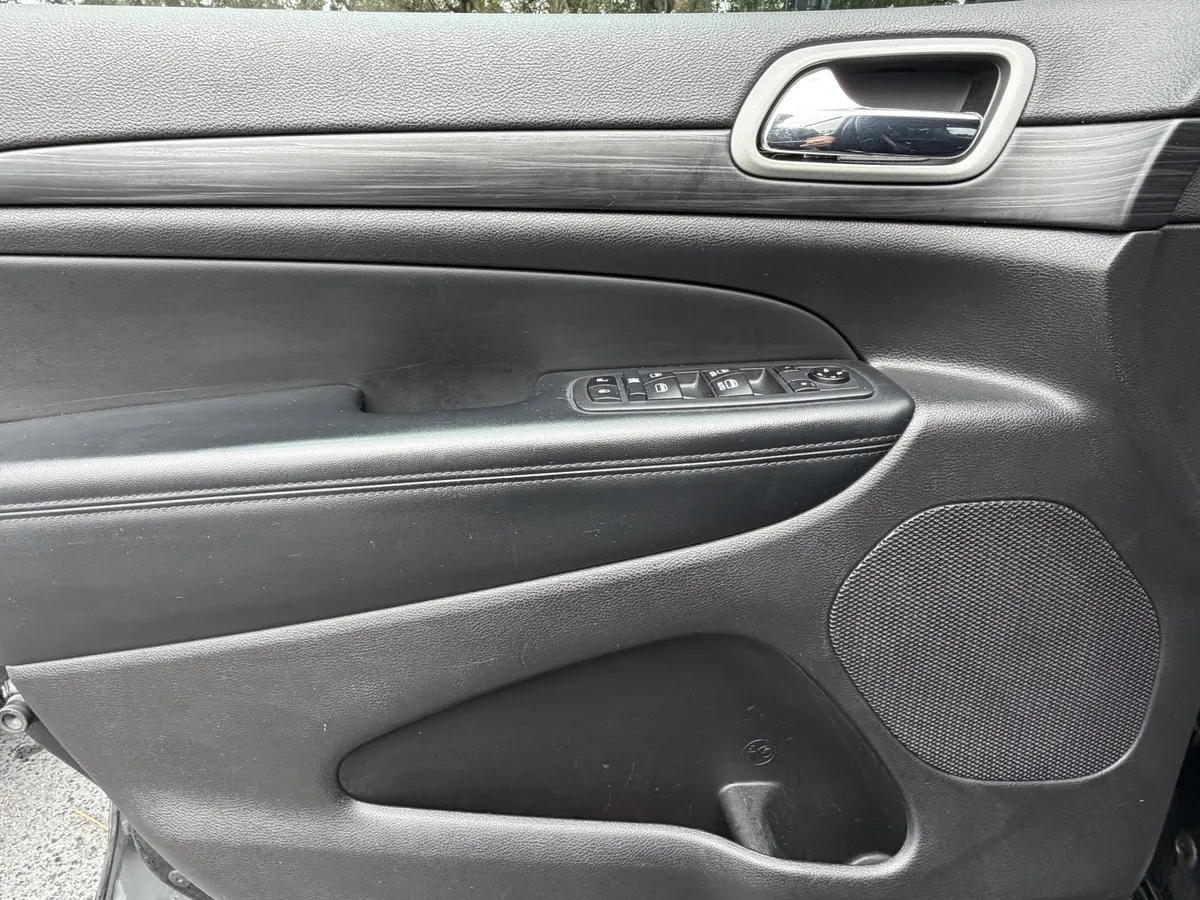 2020 Jeep Grand Cherokee Altitude thumbnail 12
