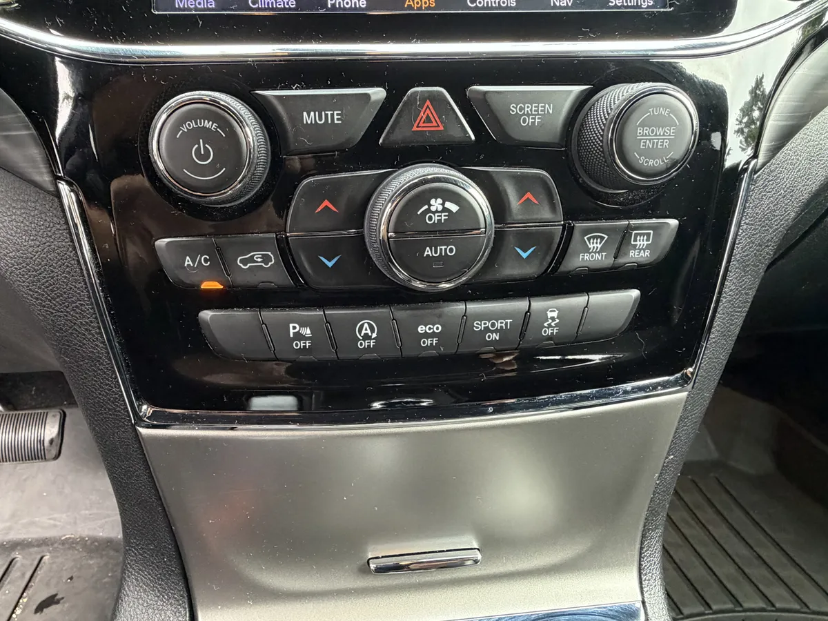 2020 Jeep Grand Cherokee Altitude thumbnail 27