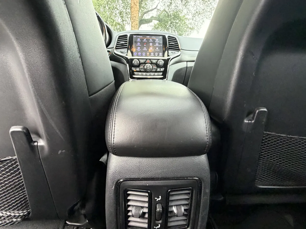 2020 Jeep Grand Cherokee Altitude thumbnail 38