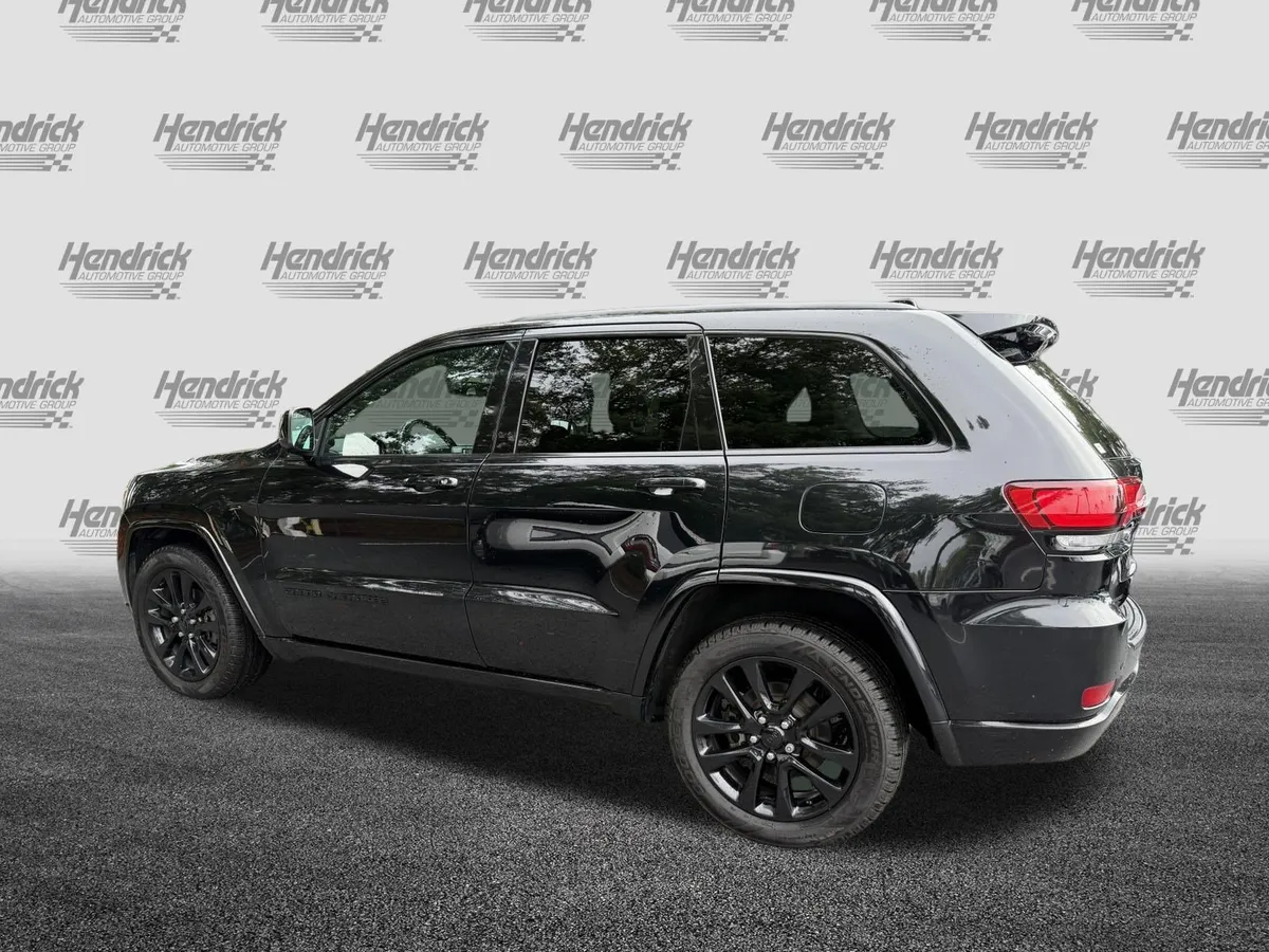 2020 Jeep Grand Cherokee Altitude thumbnail 5
