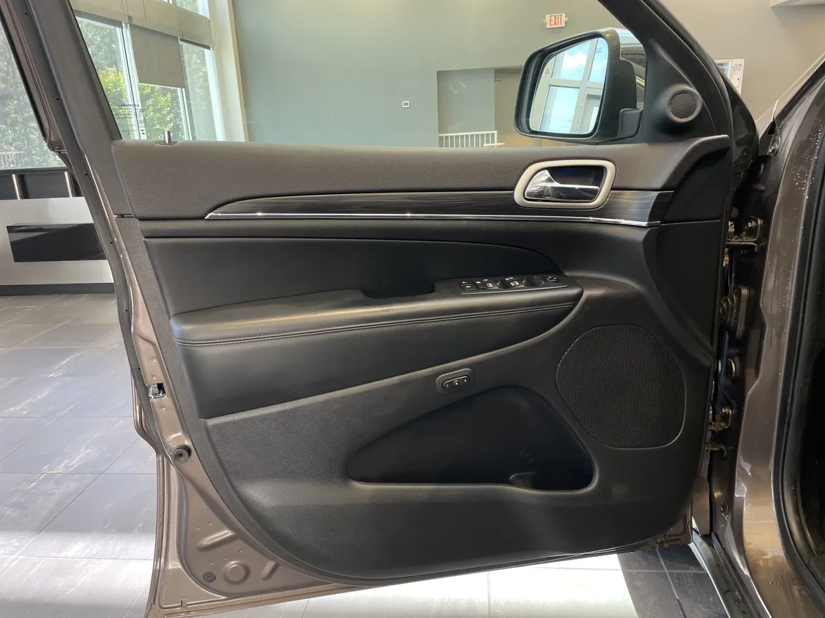2020 Jeep Grand Cherokee Limited thumbnail 13