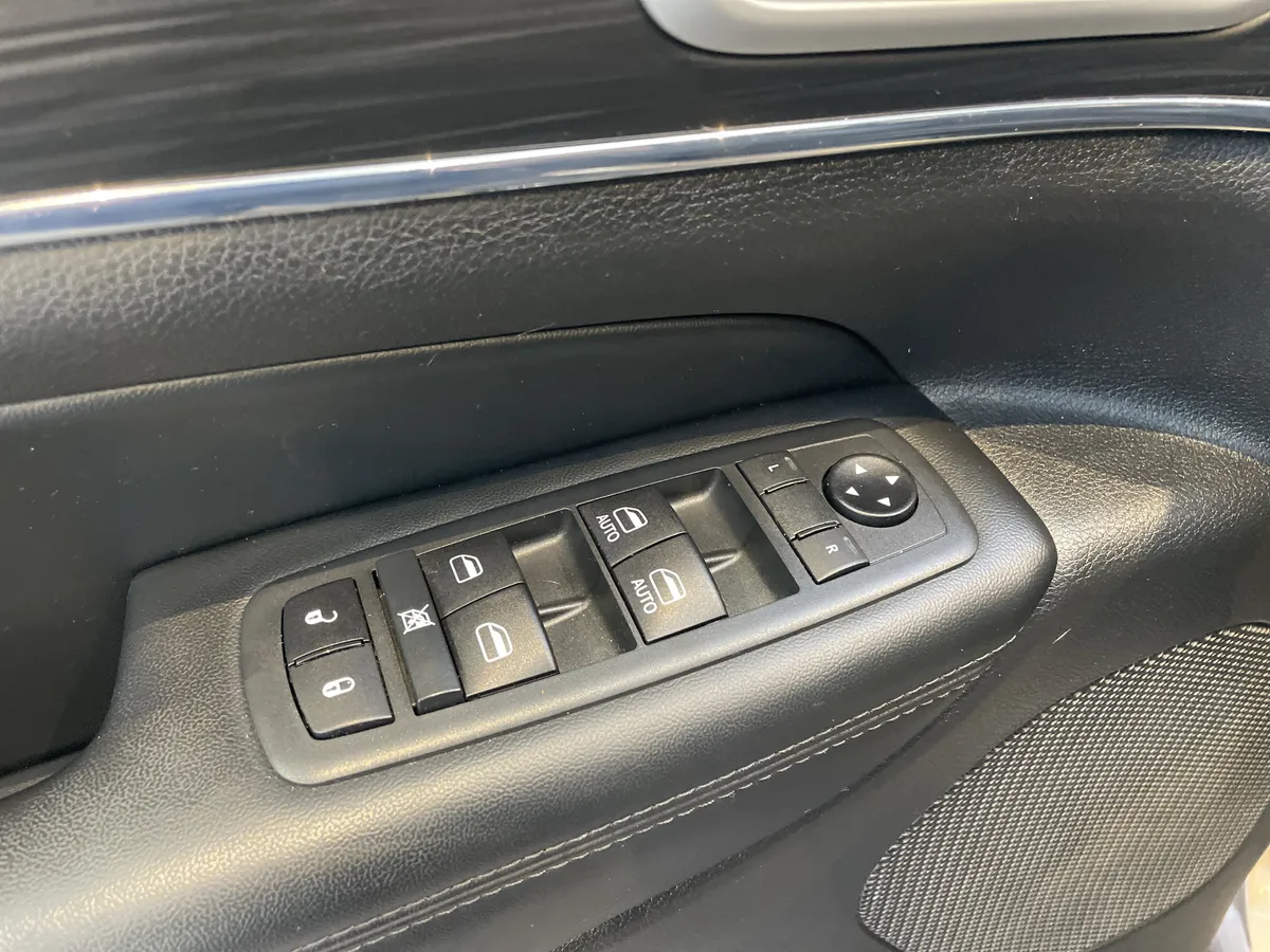 2020 Jeep Grand Cherokee Limited thumbnail 15