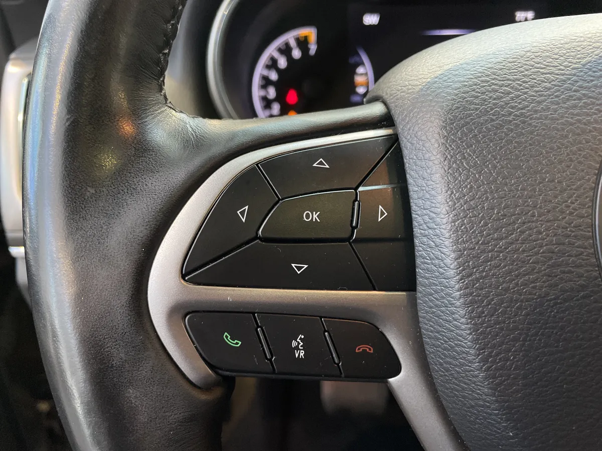 2020 Jeep Grand Cherokee Limited thumbnail 19