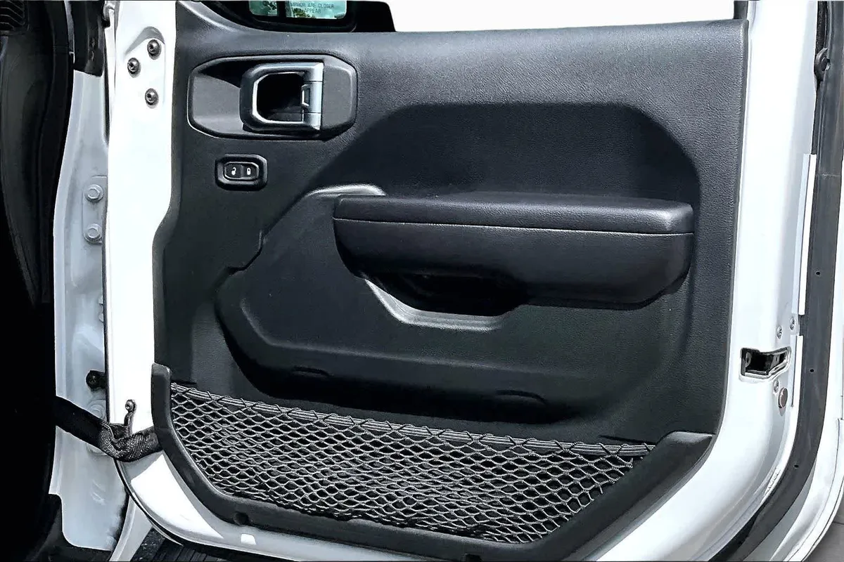 2020 Jeep Wrangler Unlimited Rubicon thumbnail 25