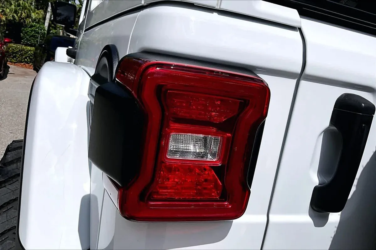 2020 Jeep Wrangler Unlimited Rubicon thumbnail 27