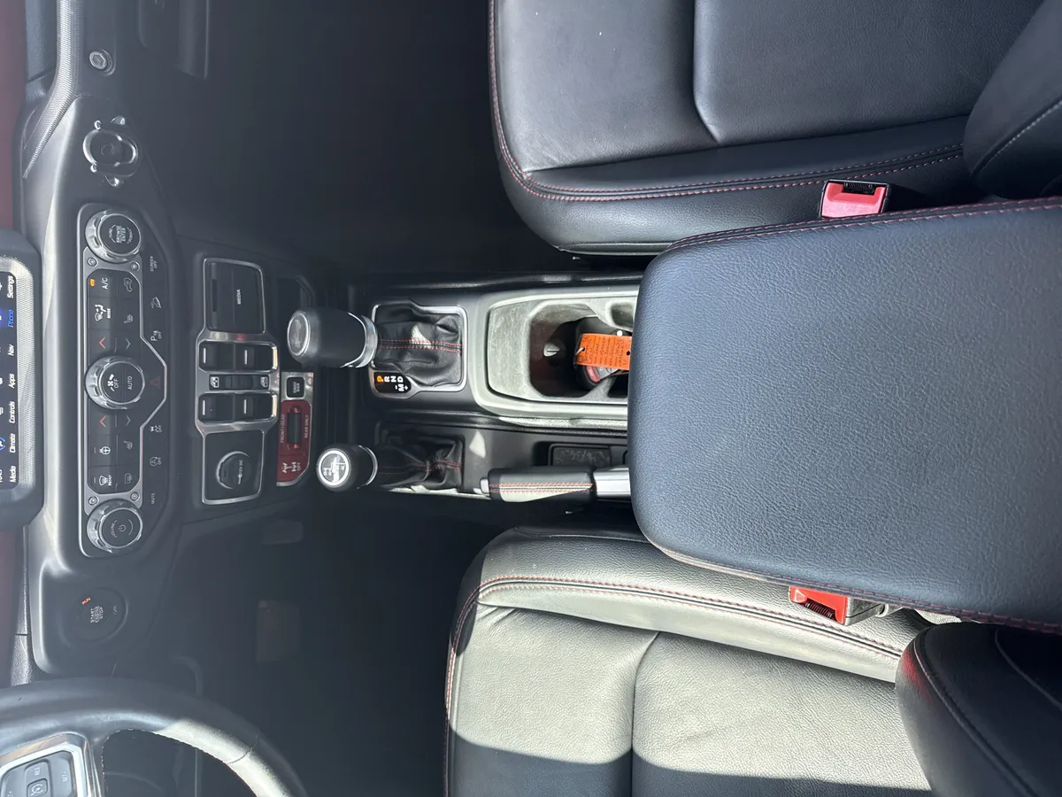 2020 Jeep Wrangler Unlimited Rubicon thumbnail 21