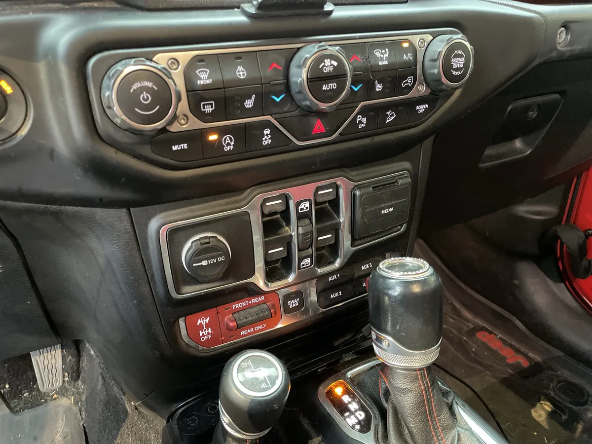 2020 Jeep Wrangler Unlimited Rubicon thumbnail 26