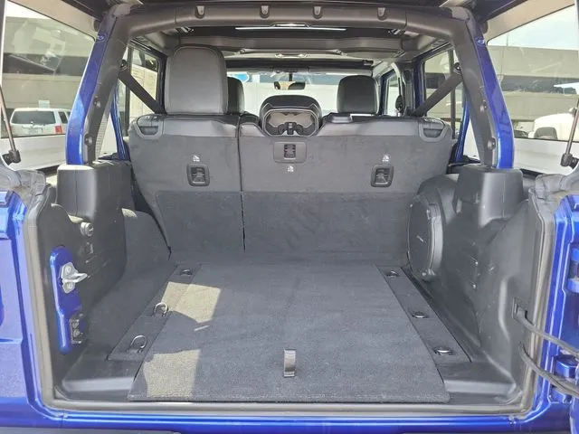 2020 Jeep Wrangler Unlimited Rubicon thumbnail 31
