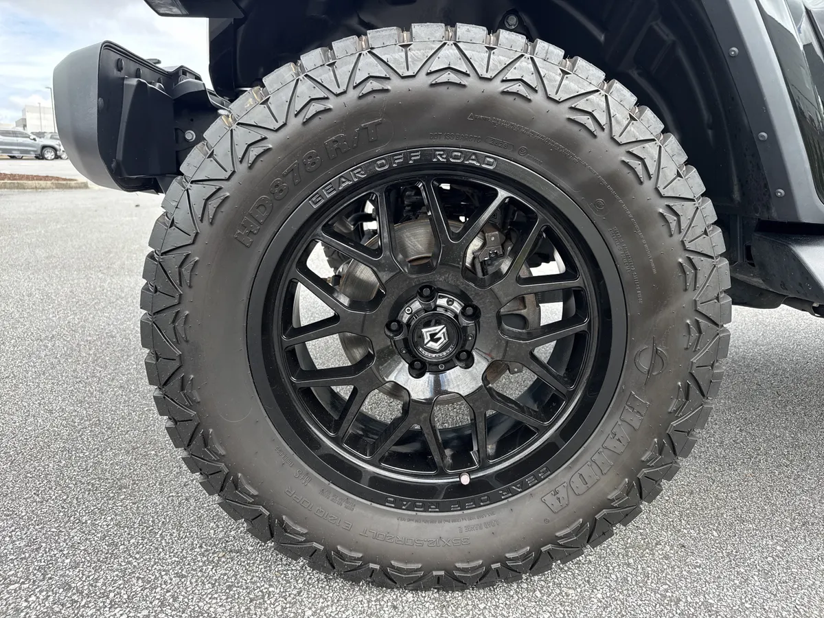2020 Jeep Wrangler Unlimited Sahara thumbnail 11