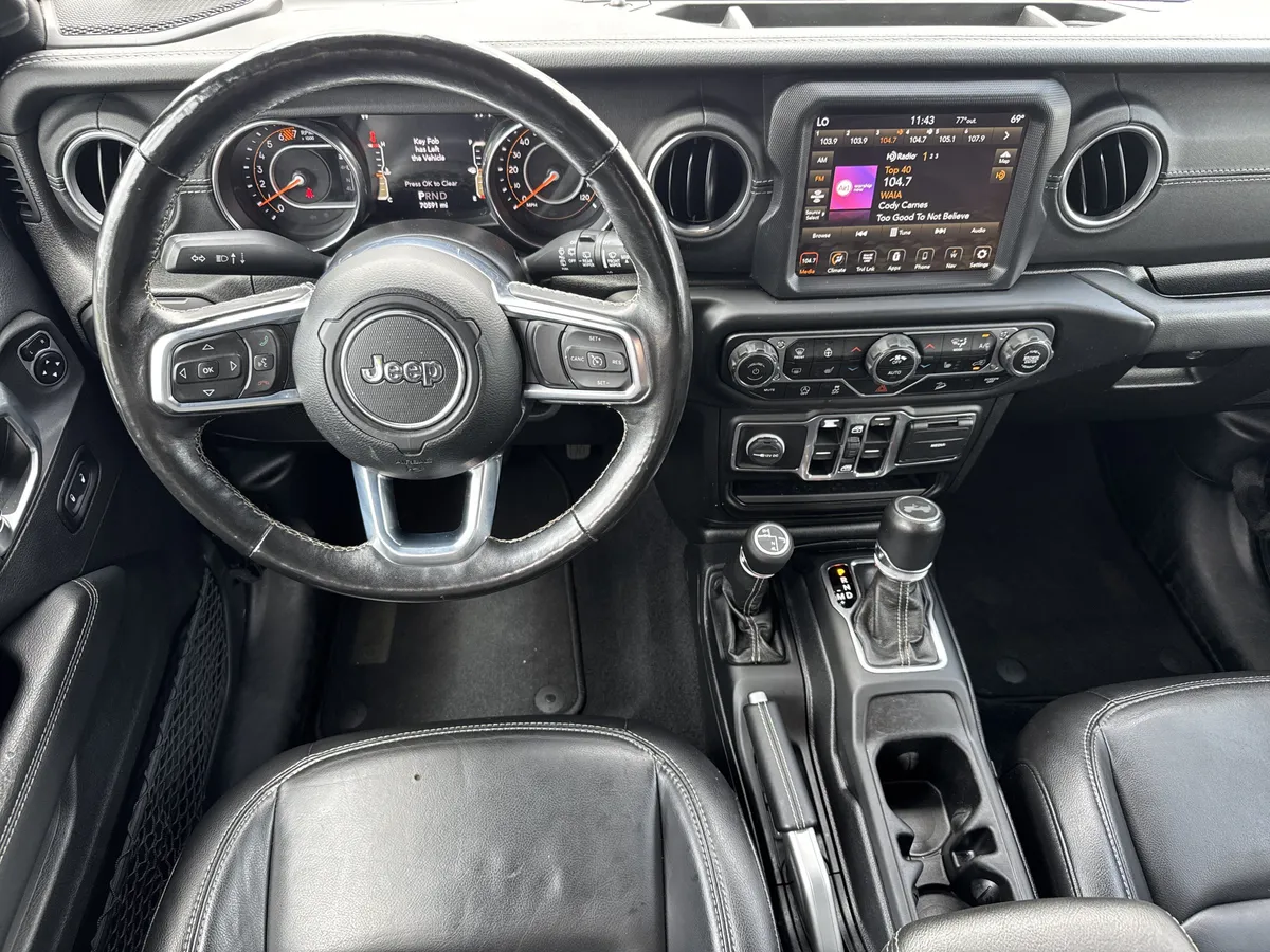 2020 Jeep Wrangler Unlimited Sahara thumbnail 17