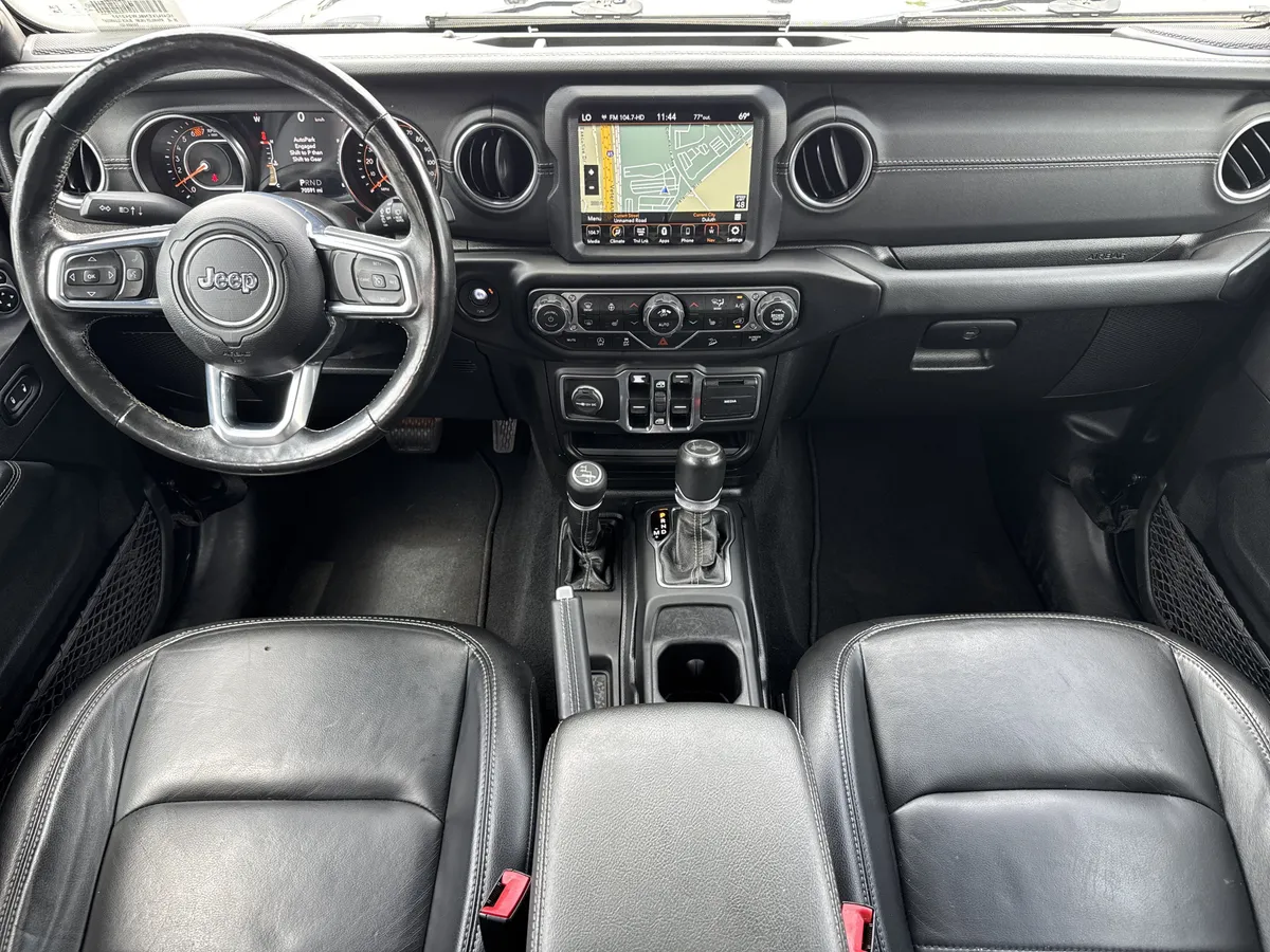2020 Jeep Wrangler Unlimited Sahara thumbnail 27
