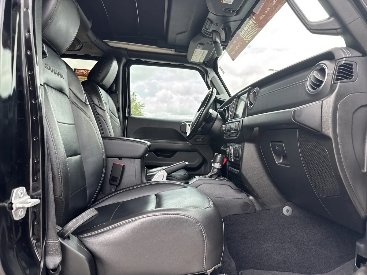 2020 Jeep Wrangler Unlimited Sahara thumbnail 30